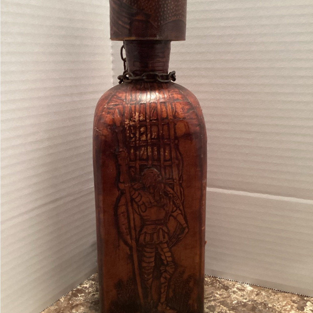 VTg Signed Spain Artesania Raymon Leather Wrapped Amber Glass Alcohol Decanter